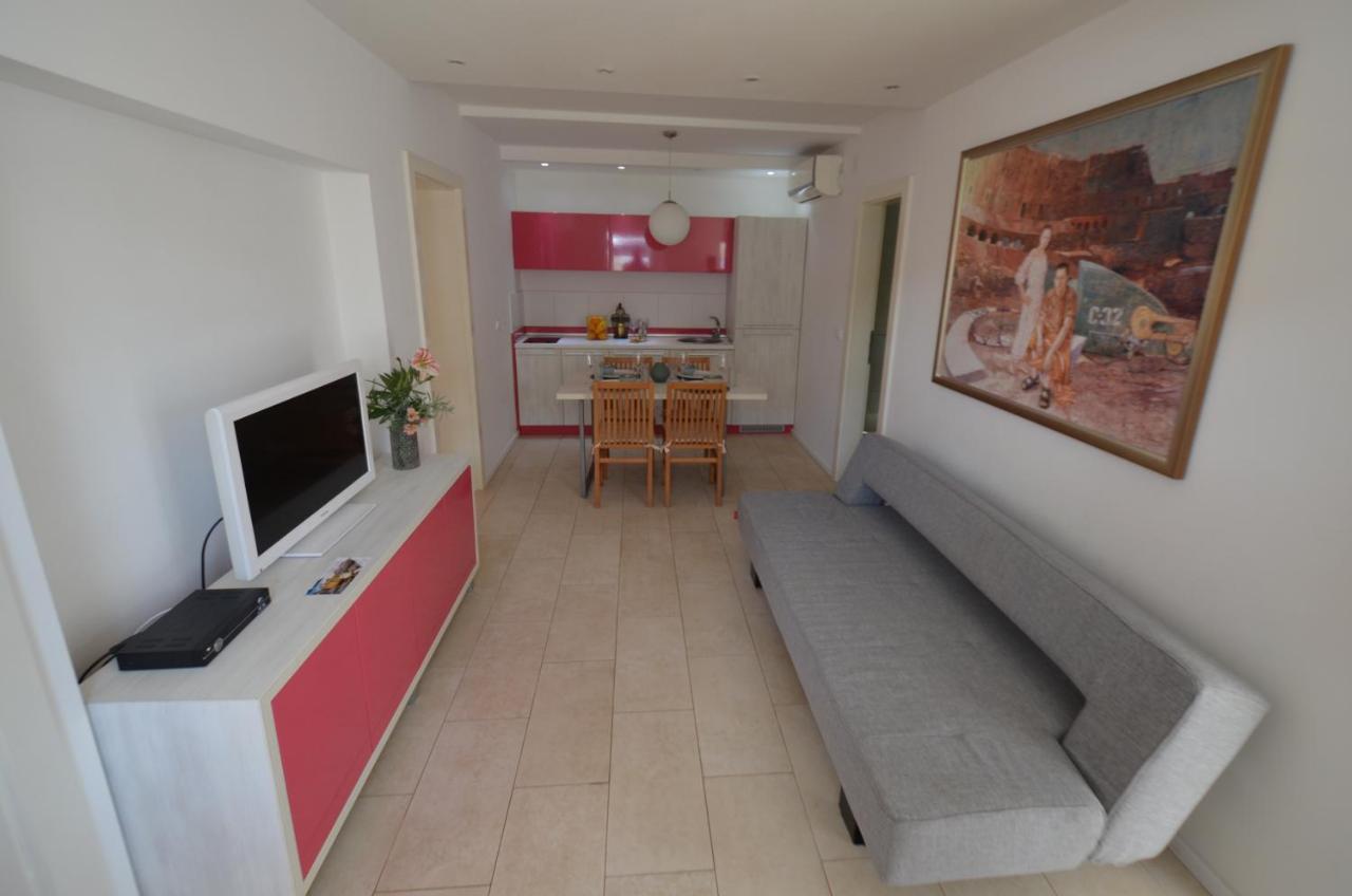 Apartments Karmen Maria Novigrad  Exterior photo